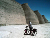 Hans Neumann: mit dem Fahrrad durch Usbekistan